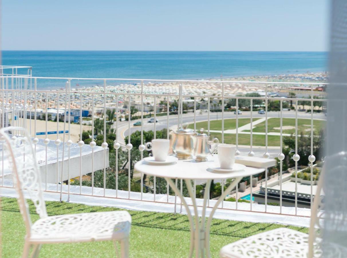Hotel Milton Rimini Esterno foto