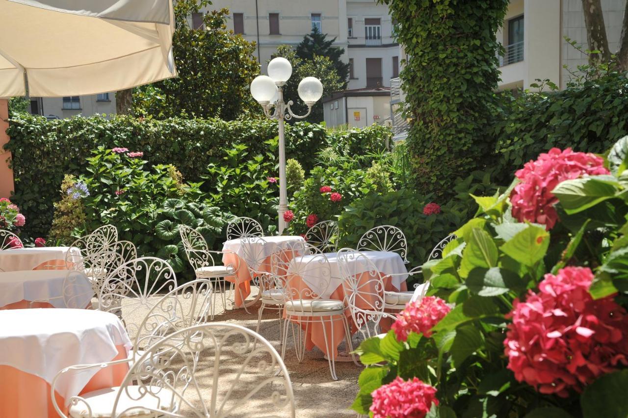 Hotel Milton Rimini Esterno foto